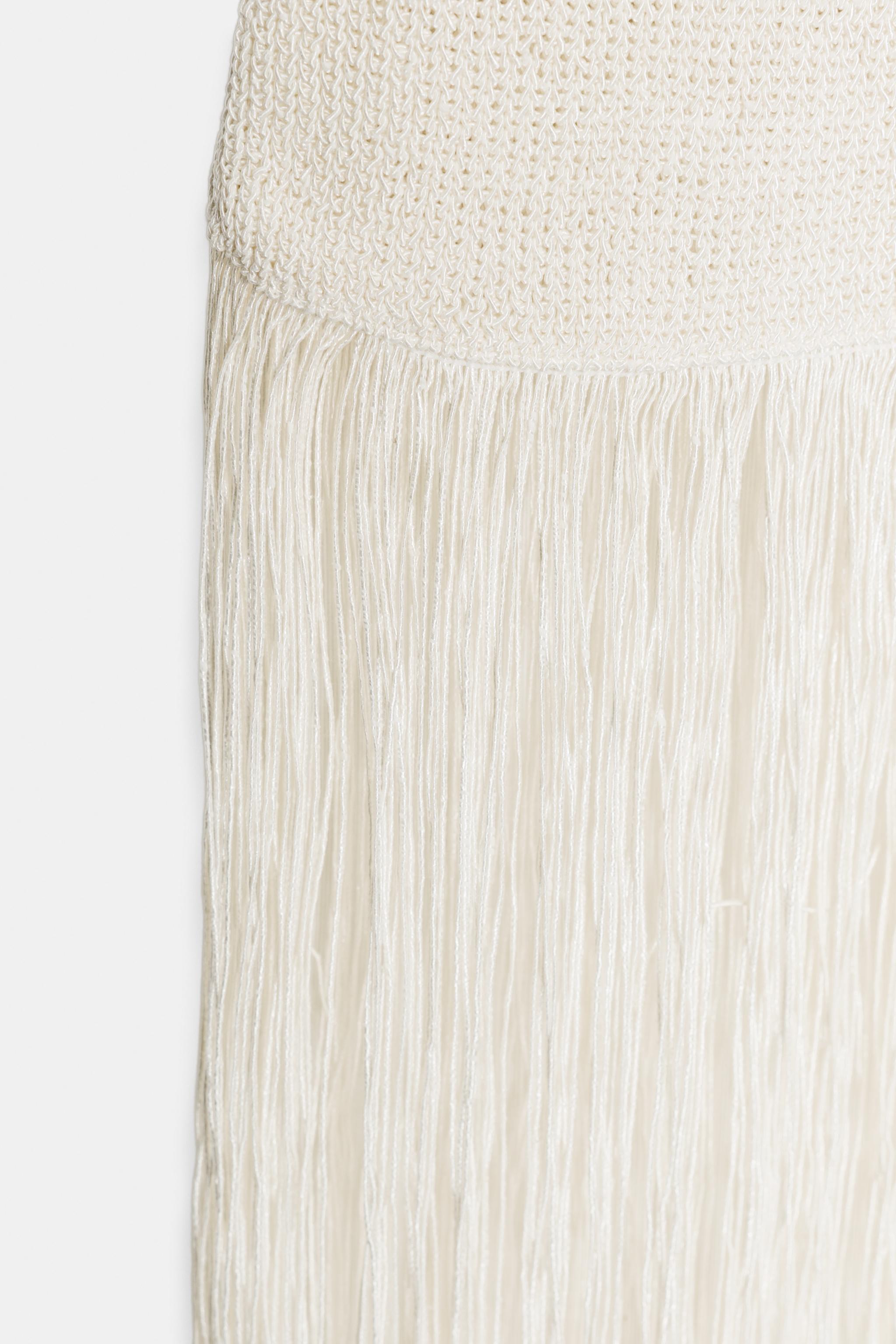 ROBE EN MAILLE À FRANGES